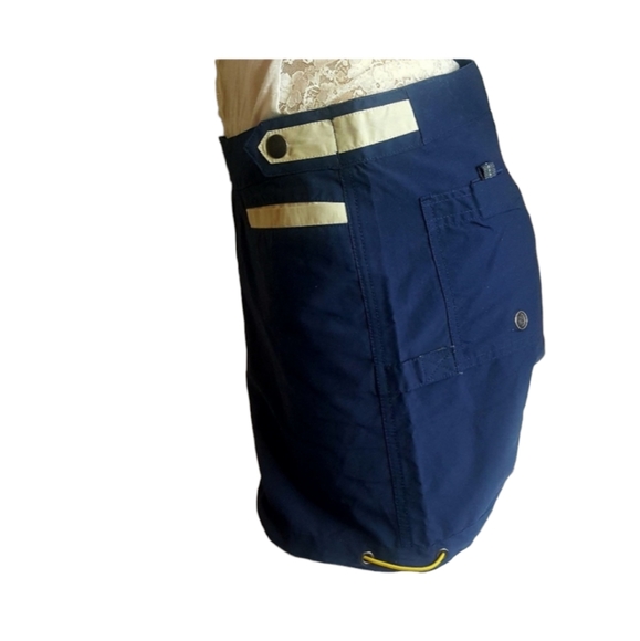 Club Med blue multifunctional Cargo Shorts size M - Picture 1 of 8